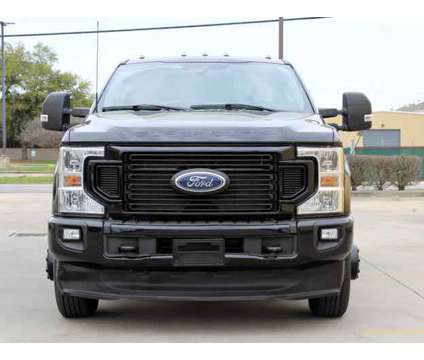 2022 Ford F350 Super Duty Crew Cab for sale is a Black 2022 Ford F-350 Super Duty Car for Sale in Houston TX
