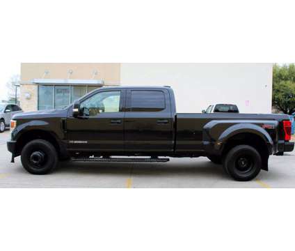 2022 Ford F350 Super Duty Crew Cab for sale is a Black 2022 Ford F-350 Super Duty Car for Sale in Houston TX
