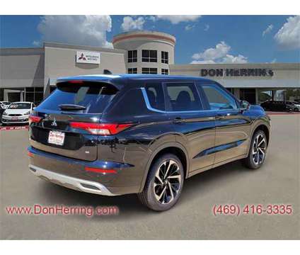 2024 Mitsubishi Outlander SE is a Black 2024 Mitsubishi Outlander SE SUV in Plano TX