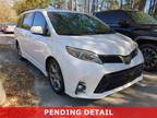 2018 Toyota Sienna SE Premium 8-Passenger