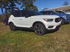 2022 Volvo XC40 T4 R-Design