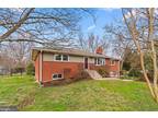 10206 Tanager Ln, Columbia, MD 21044
