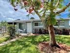 1020 S 14th Ct, Lantana, FL 33462