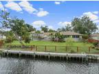 2522 Pretty Bayou Island Dr, Panama City, FL 32405