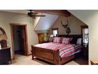 Charming 4 bedrooms 4 bathrooms chalet in Donnelly