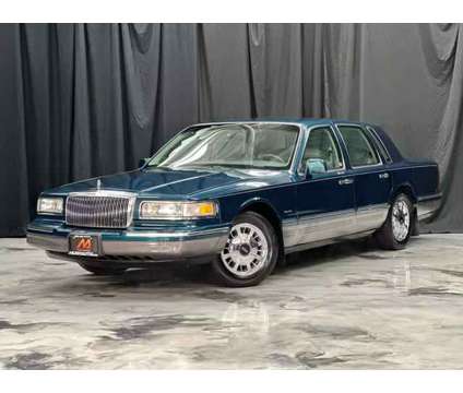 1997 Lincoln Town Car for sale is a Green 1997 Lincoln Town Car Car for Sale in Elgin IL