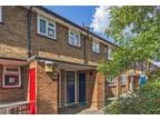 1+ bedroom flat/apartment for sale in Glebe Square, Lower Green West, Mitcham