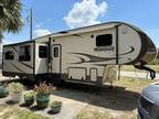 2014 32' Winnebago Fifth Wheel