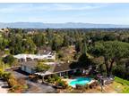 24500 Voorhees Dr, Los Altos Hills, CA 94022