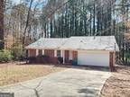 371 Navarre Dr, Stone Mountain, GA 30087