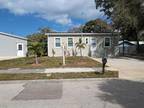 616 4th St W, Palmetto, FL 34221