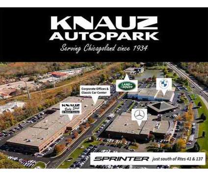 2024 BMW X7 xDrive40i is a Gold 2024 SUV in Lake Bluff IL