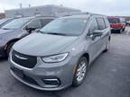 2022 Chrysler Pacifica Gray, 71K miles