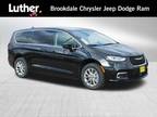 2024 Chrysler Pacifica Black, new