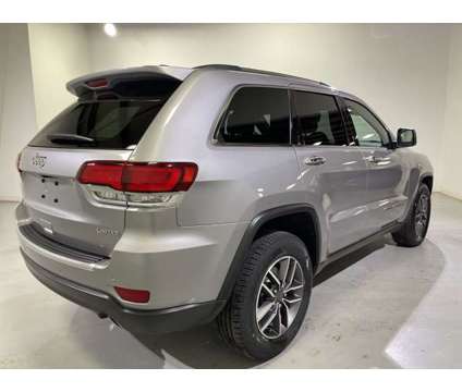 2020 Jeep Grand Cherokee Limited is a Silver 2020 Jeep grand cherokee Car for Sale in Traverse City MI