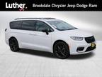 2024 Chrysler Pacifica White, new
