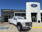 2024 Ford F-550 White, 17 miles