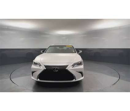 2019 Lexus ES 300h is a White 2019 Lexus ES Sedan in Daphne AL