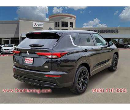 2024 Mitsubishi Outlander SE Black Edition is a Black 2024 Mitsubishi Outlander SE SUV in Plano TX