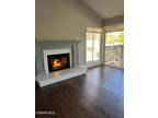 19 Meadowlark Ln Oak Park, CA