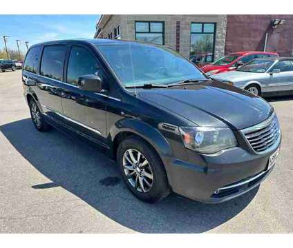2015 Chrysler Town &amp; Country for sale is a Black 2015 Chrysler town &amp; country Car for Sale in Wayne MI