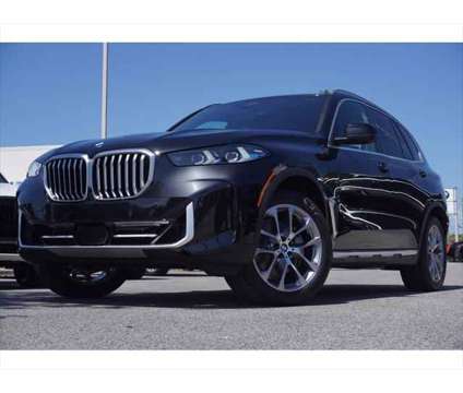 2024 BMW X5 sDrive40i is a Black 2024 BMW X5 3.0si SUV in Fort Walton Beach FL