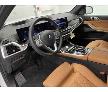 2024 BMW X7 xDrive40i is a White 2024 SUV in Erie PA