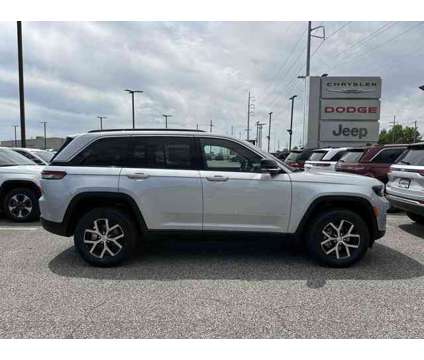 2024 Jeep Grand Cherokee Limited is a Silver 2024 Jeep grand cherokee Limited Car for Sale in Southaven MS