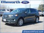 2022 Ford Edge Green, 23K miles