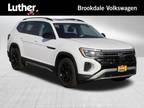 2024 Volkswagen Atlas White