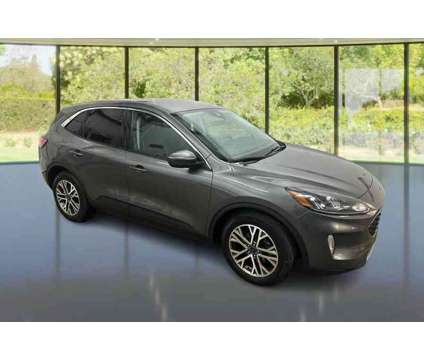 2022 Ford Escape SEL is a Grey 2022 Ford Escape SEL SUV in Fort Wayne IN