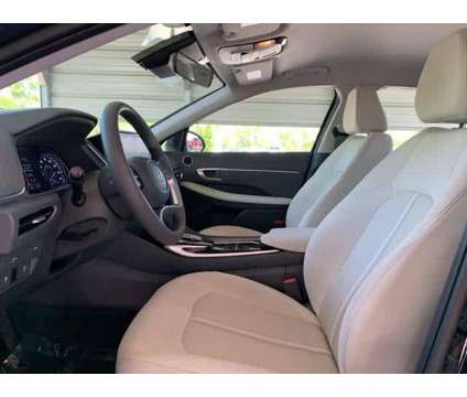 2023 Hyundai Sonata SEL is a Blue 2023 Hyundai Sonata Sedan in New Port Richey FL