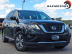 2020 Nissan Pathfinder Black, 68K miles