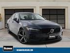 2023 Volvo S60 B5 Plus Dark Theme