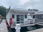 1986 Hilburn Houseboat