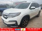 2019 Honda Pilot Touring w/Rear Captain's Chairs