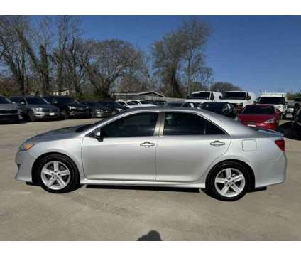 2012 Toyota Camry SE is a Silver 2012 Toyota Camry SE Car for Sale in Murfreesboro TN