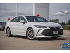 2019 Toyota Avalon Hybrid Limited