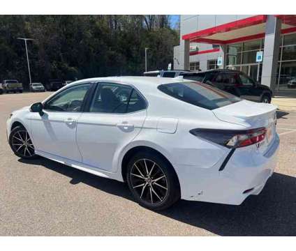 2023 Toyota Camry SE is a Silver 2023 Toyota Camry SE Sedan in Vicksburg MS