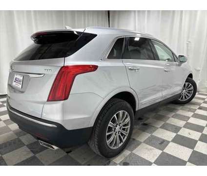 2017 Cadillac XT5 Luxury is a Silver 2017 Cadillac XT5 Luxury SUV in Pikeville KY