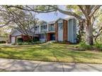 8863 Baywood Park Dr, Largo, FL 33777