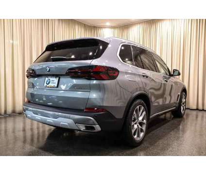 2024 BMW X5 xDrive40i is a Grey 2024 BMW X5 3.0si SUV in Akron OH