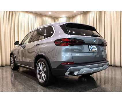 2024 BMW X5 xDrive40i is a Grey 2024 BMW X5 3.0si SUV in Akron OH