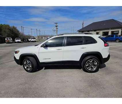 2019 Jeep Cherokee for sale is a White 2019 Jeep Cherokee Car for Sale in Abilene TX