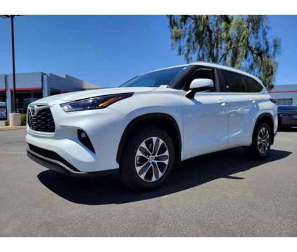 2024NewToyotaNewHighlander is a White 2024 Toyota Highlander XLE Car for Sale in Henderson NV