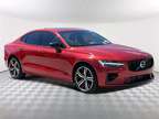 2022 Volvo S60 Recharge Plug-In Hybrid R-Design