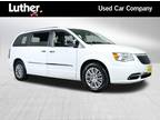 2016 Chrysler town & country White, 99K miles