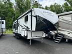 2022 Shasta Shasta RVs Phoenix 336RL 33ft