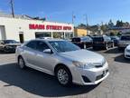 2014 Toyota Camry LE 4D Sedan Silver,