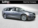 2021 Chrysler Pacifica Hybrid Gray, 60K miles